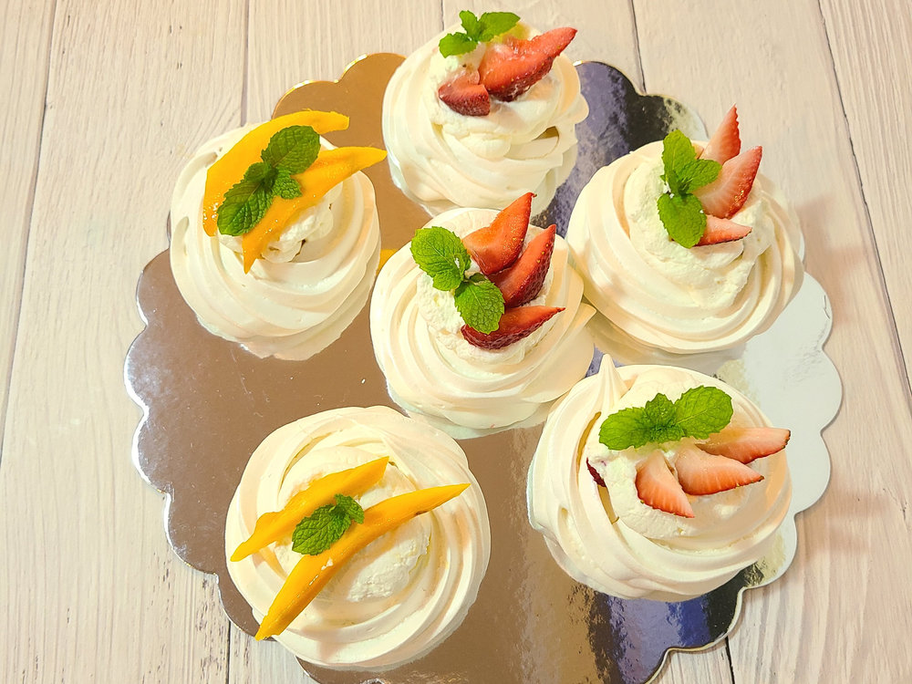 Pavlova Dessert